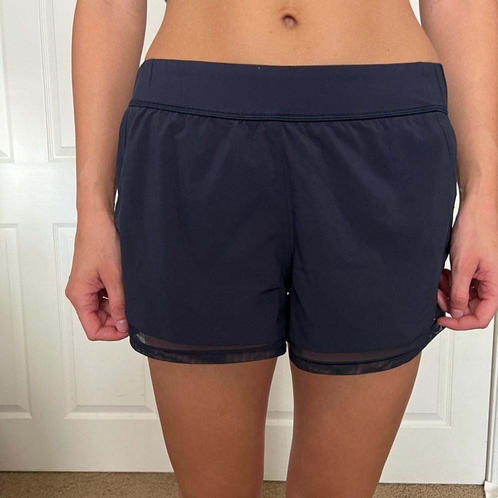 Lululemon Women’s Shorts Reversible Size 6
